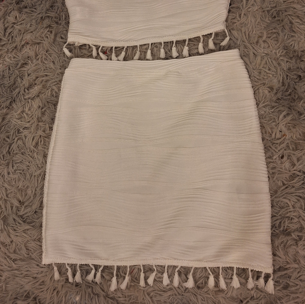 Shein off shoulder 2 piece set LG fringe White Vacation, Summer fun